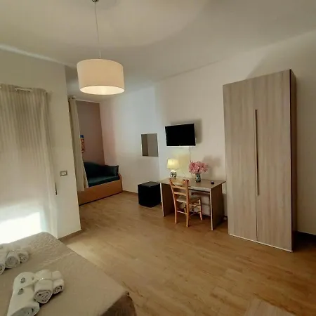 Oda ve Kahvaltı Sara Falconara 3*