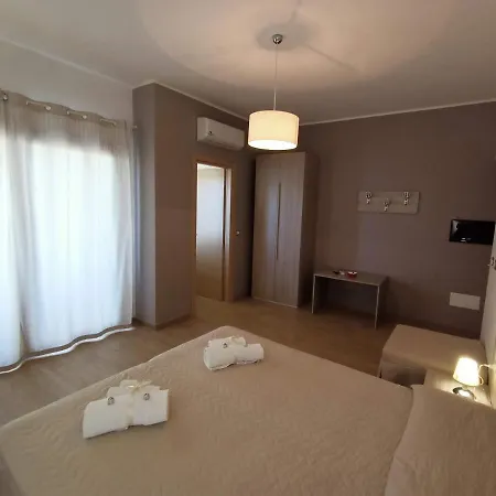 Sara Falconara Oda ve Kahvaltı 3*