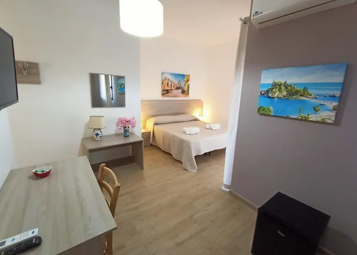 Sara Falconara Bed & Breakfast 3*