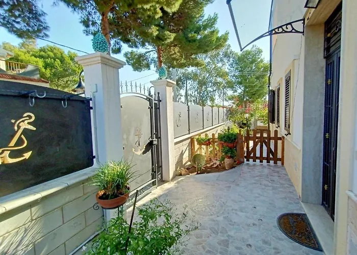 Sara Falconara Bed & Breakfast